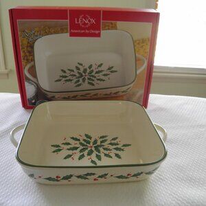 Lenox Holiday 10in Square Baker